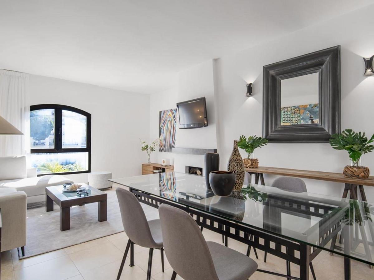 Apartamento De 2 Dormitorios En Playas Del Duque Marbella Buitenkant foto