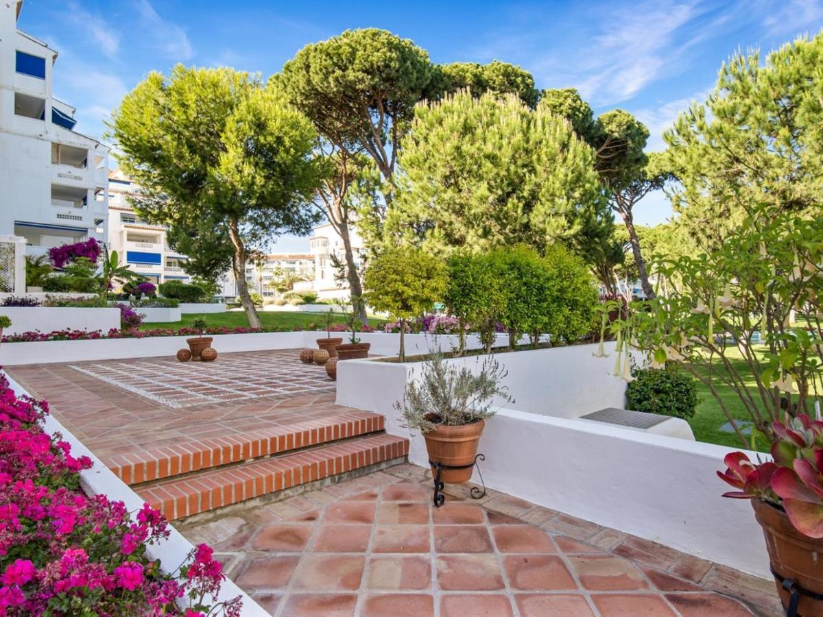 Apartamento De 2 Dormitorios En Playas Del Duque Marbella Buitenkant foto