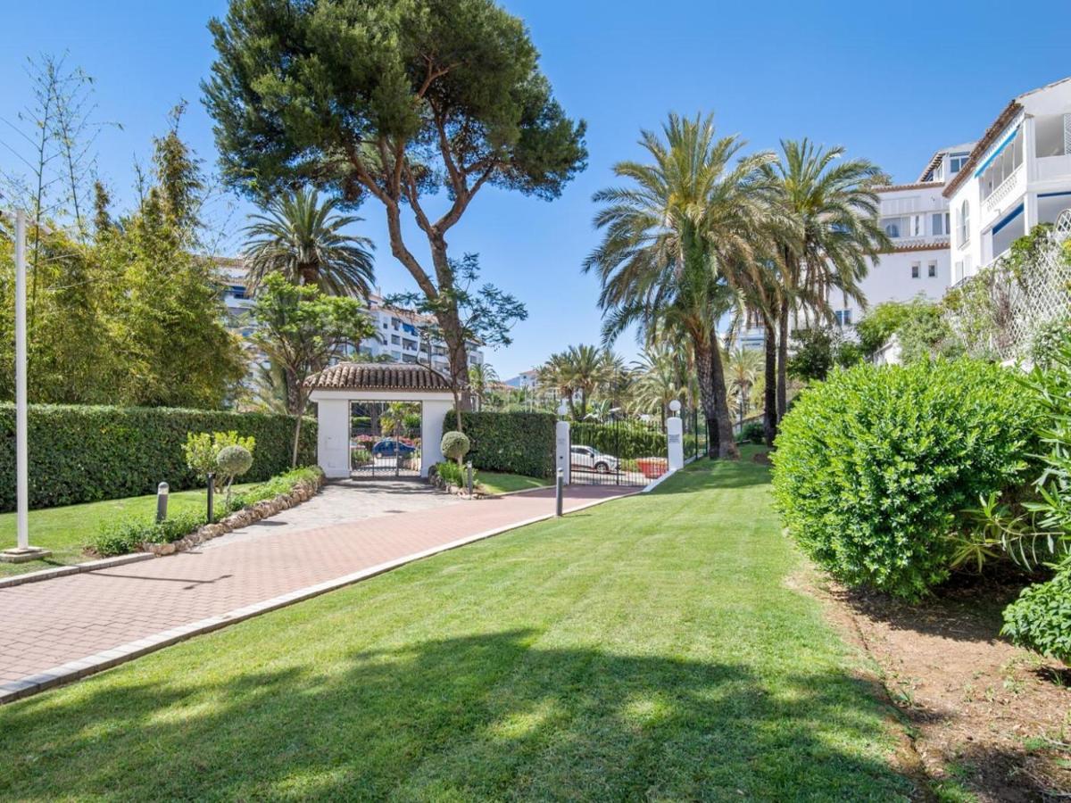 Apartamento De 2 Dormitorios En Playas Del Duque Marbella Buitenkant foto