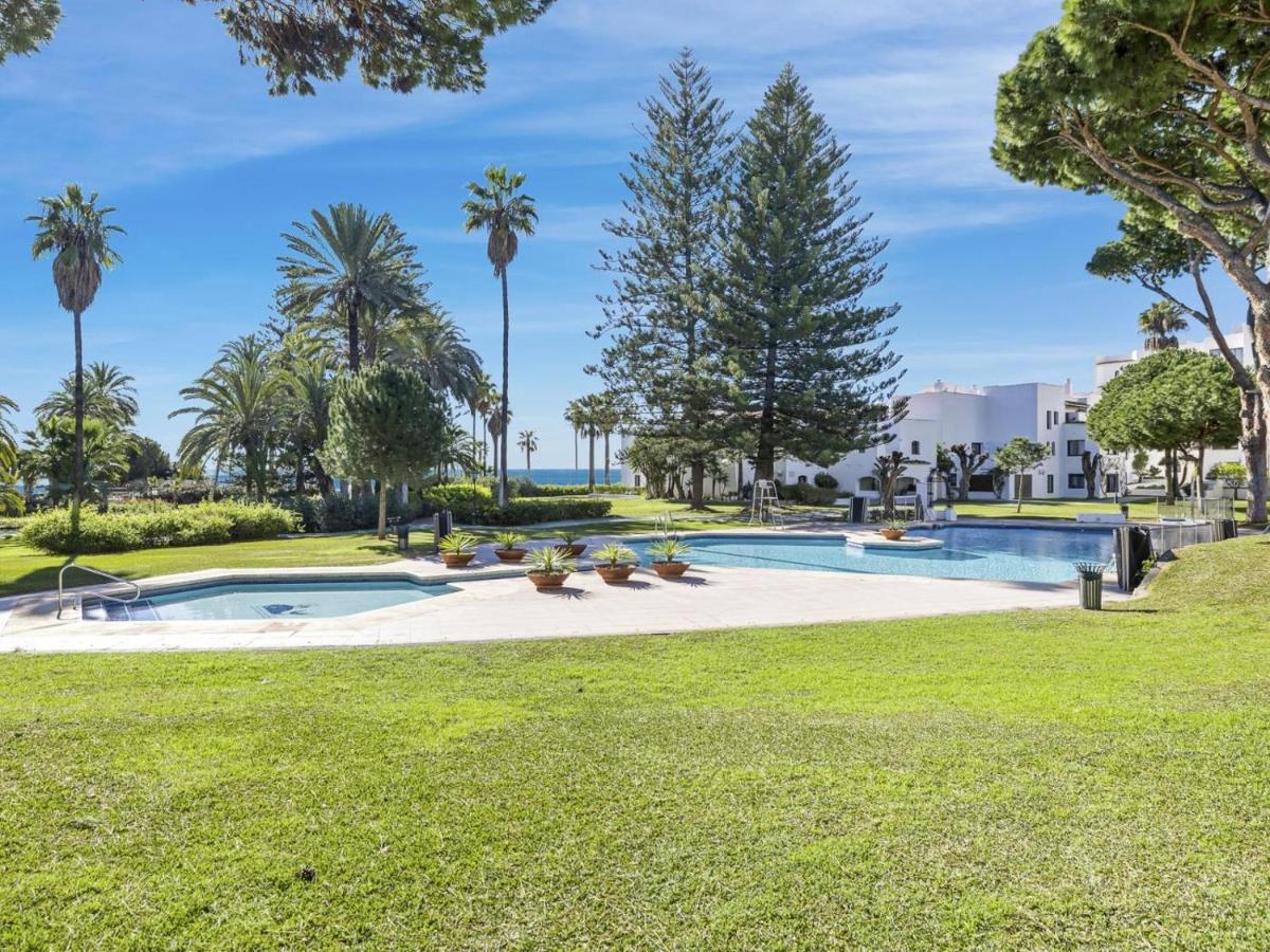 Apartamento De 2 Dormitorios En Playas Del Duque Marbella Buitenkant foto