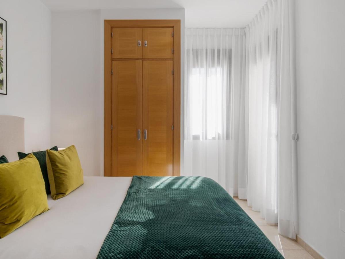 Apartamento De 2 Dormitorios En Playas Del Duque Marbella Buitenkant foto