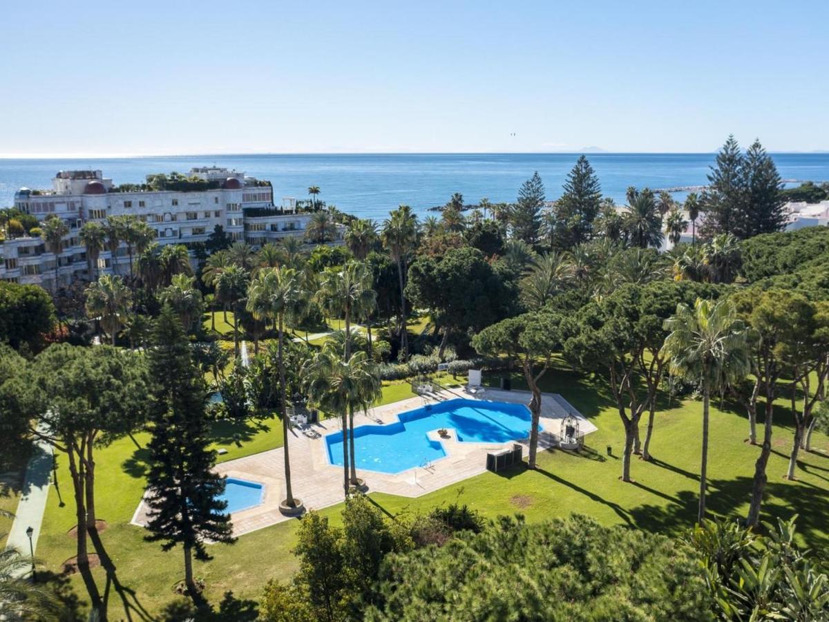 Apartamento De 2 Dormitorios En Playas Del Duque Marbella Buitenkant foto