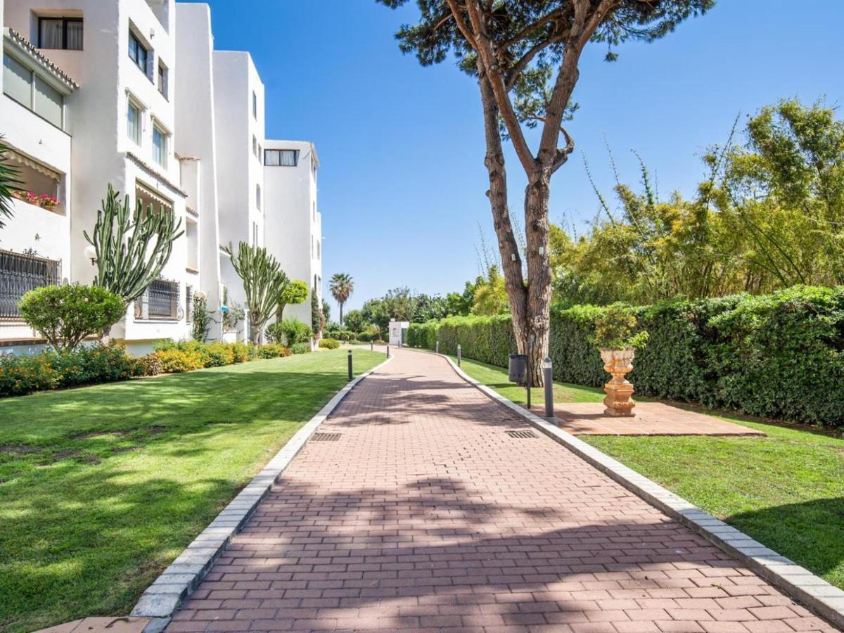 Apartamento De 2 Dormitorios En Playas Del Duque Marbella Buitenkant foto